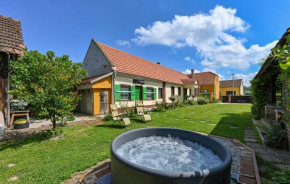 Lovely Home In Hlebine With Jacuzzi